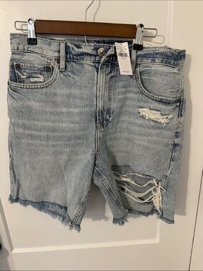 American Eagle Outfitters Light Blue Distressed Denim Skater Shorts size 6